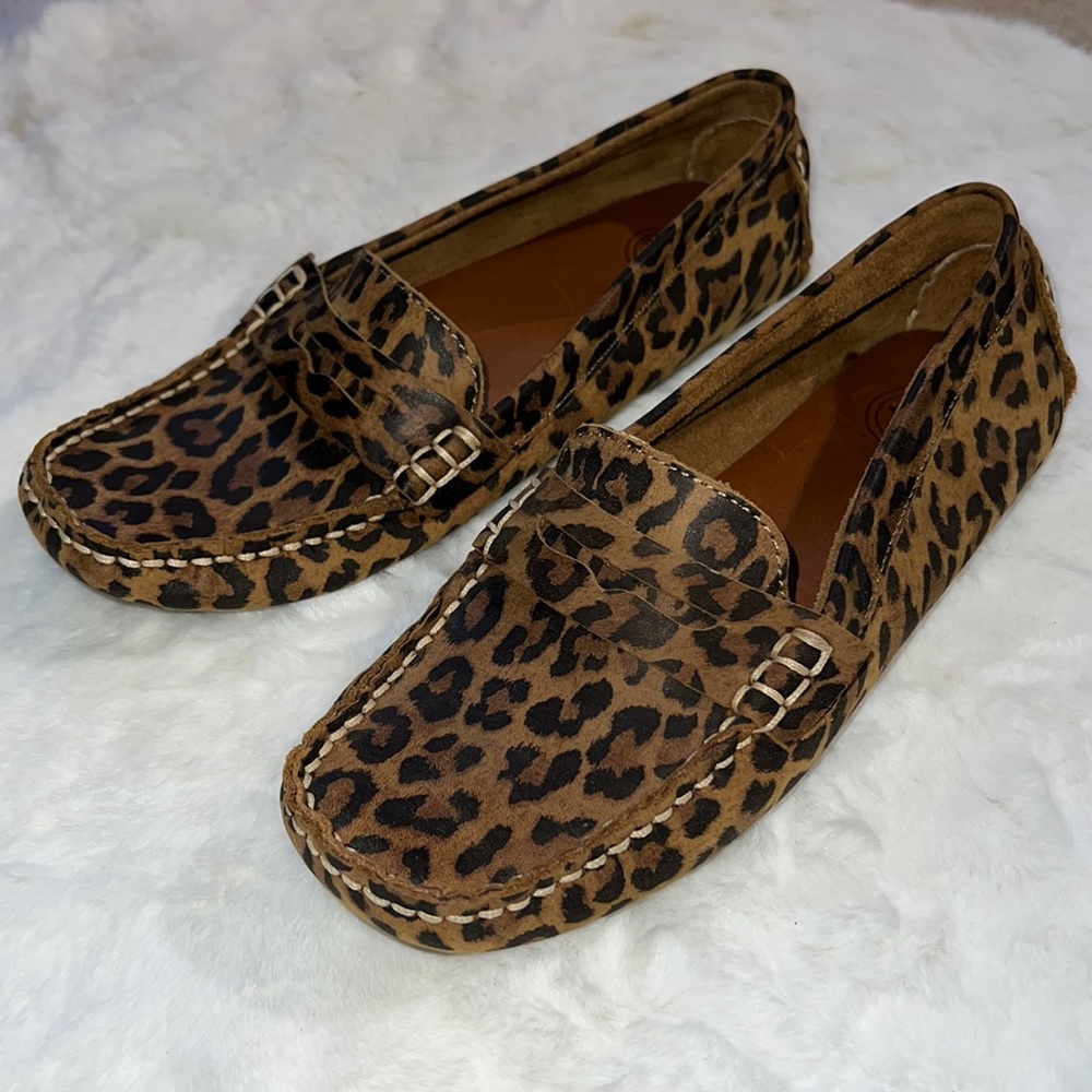 Charleston Shoe Co Tradd Leopard Nubuck Leather Moc Penny Loafer Shoe Womens 6